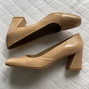 Like new Stuart Weitzman nude patent leather block heel!